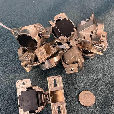 9 MATCHING CABINET CUPBOARD HINGES 
