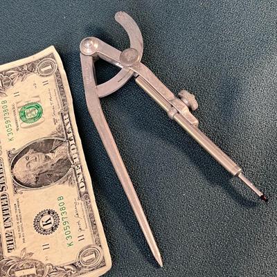 â€œWIKEEâ€ VINTAGE COMPASS TOOL WITH GRAPHITE TIP