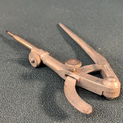 â€œWIKEEâ€ VINTAGE COMPASS TOOL WITH GRAPHITE TIP