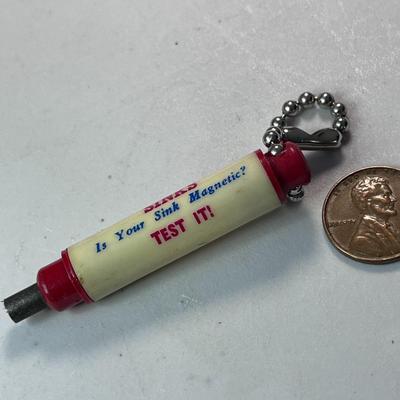 NIFTY ADVERTISING KEY CHAIN MAGNET â€œCARLTON SINKSâ€