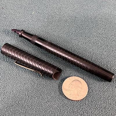 VINTAGE FOUNTAIN PEN NO NIB