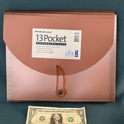 13 POCKET PLASTIC EXPANDING FILE