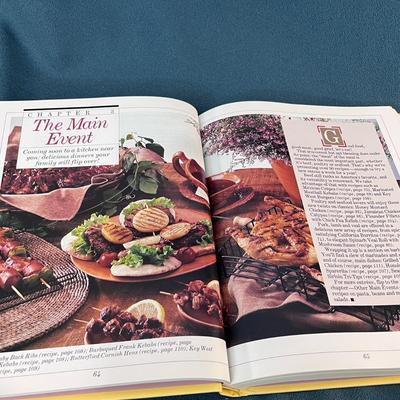 FAMILY CIRCLE COOKBOOK 1989 FAVORITE RECIPES