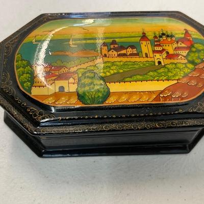 Vintage Hand Painted Lacquer Khokloma Wood Trinket Box