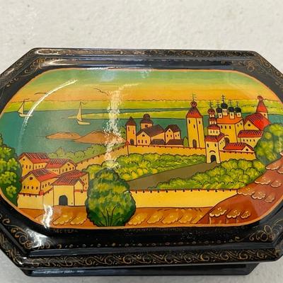 Vintage Hand Painted Lacquer Khokloma Wood Trinket Box