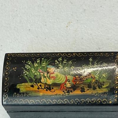 Vintage Hand Painted Lacquer Khokloma Wood Trinket Box