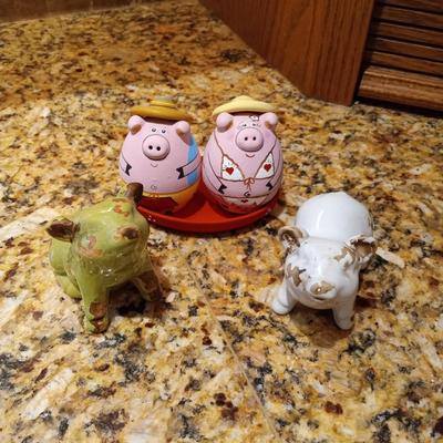 SNOOPY AND PIG SALT & PEPPER SHAKERS, 2 DECORATIVE DISTRESSED PIGS