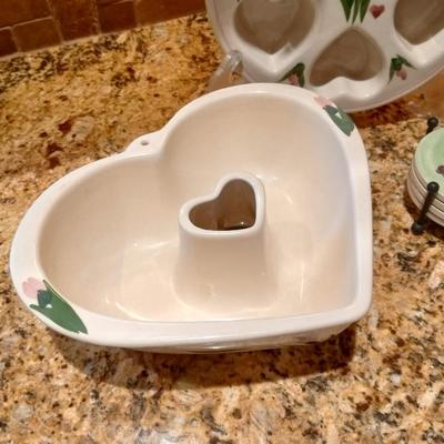 CLAY DESIGN MUFFIN PAN, HEART SHAPED MOLD AND COASTERS