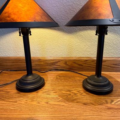2 MATCHING TABLE LAMPS