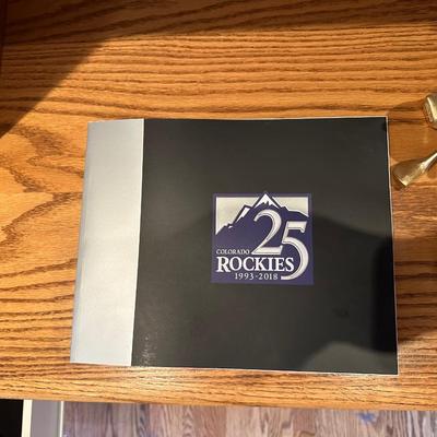 CO ROCKIES BOOK AND PLAQUE, GOLF DECOR