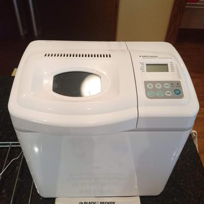 BLACK & DECKER ALL-IN-ONE DELUXE AUTOMATIC BREADMAKER | EstateSales.org