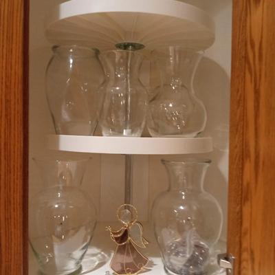 VARIETY OF FLOWER VASES AND A GLASS ANGEL