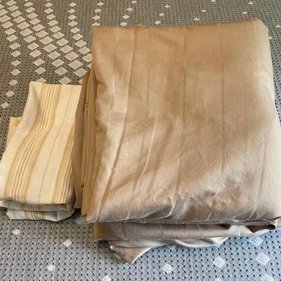 Flat/fit and 2 pillowcases