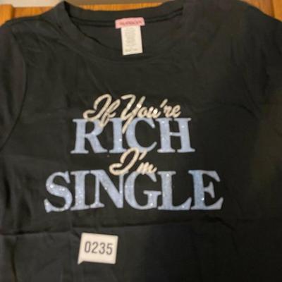 Large fitted tshirt