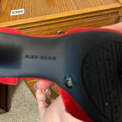 Alex Marie size 7