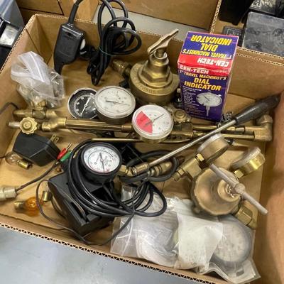 Lot of Pressure Gauges & Dials