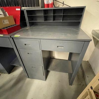 Metal Work Station/Desk - 4 Drawers 39"w x 29"d x 44"t to counter 56"t to back