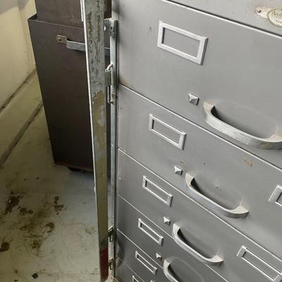 6 Drawer rolling Metal Cabinet w/lock bar 47"t x 19"w x 28.5"d