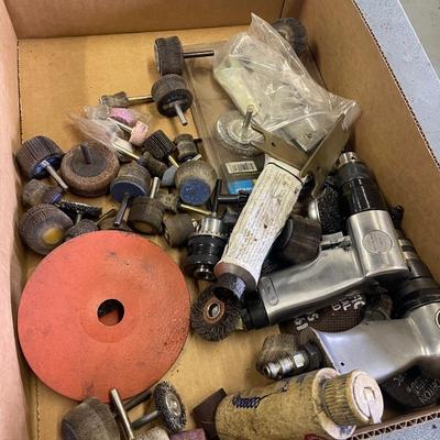 2 Pneumatic Air Guns with Grinders & Brush accessories