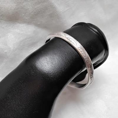 Vintage Navajo Hand Stamped Handmade Signed TAHE 2;5"  925 Bracelet