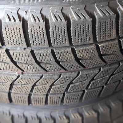 4 Like New Bridgestone Blizzak WS60 215/55R17 Tires