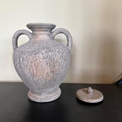 DOUBLE HANDLED URN