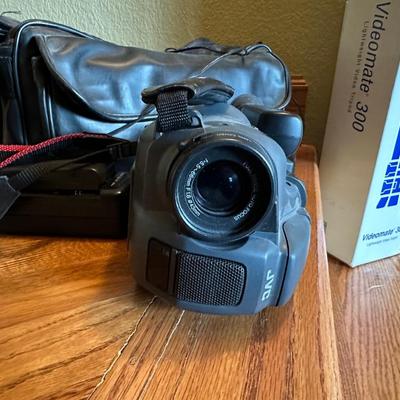 JVC CCOMPACT VHS CAMCORDER WITH TRIPOD