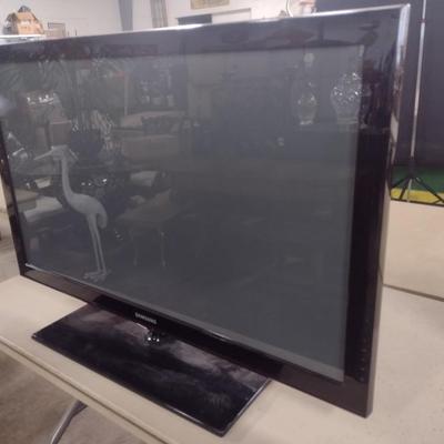 Plasma Flat Screen TV with Remote