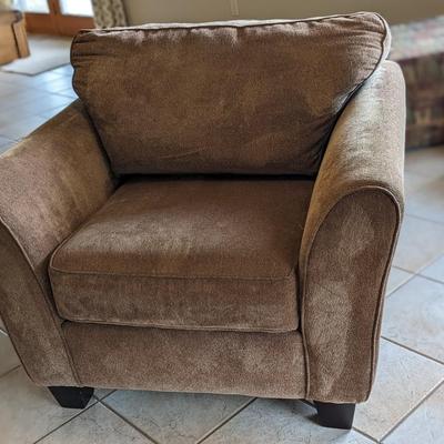 Like New Broyhill Chair
