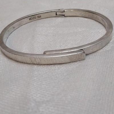 Brushed Silver Mexico 925 2" Bracelet