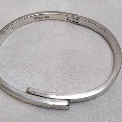 Brushed Silver Mexico 925 2" Bracelet