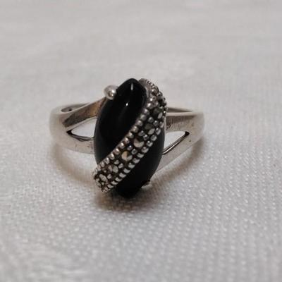 Onyx With Marcasite Sash 925 Ring Size 8