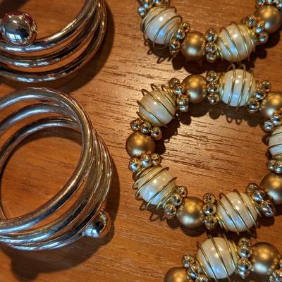 2 Lovely Sets of 12 Napkin Rings and Quality Napkins