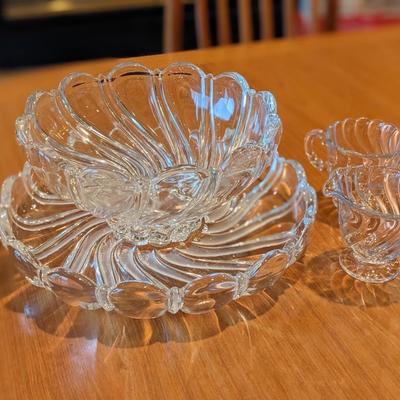 4 Piece Depression Glass Serving Dishes