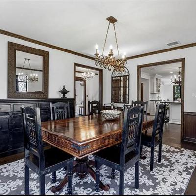 Dining Room Table with 6 Chairs