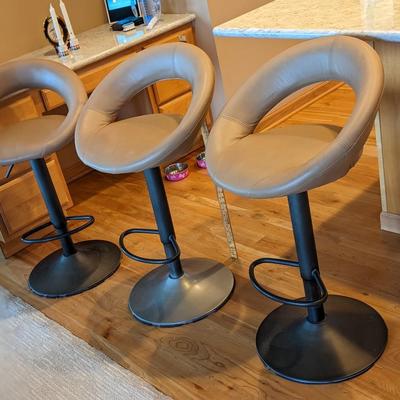3 Faux Leather Stools