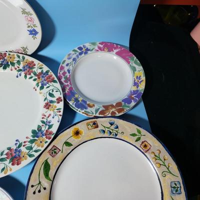 Vintage Floral Plate Lot