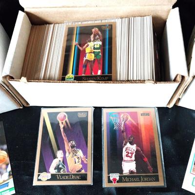 NBA TRADING CARDS AND BOOK