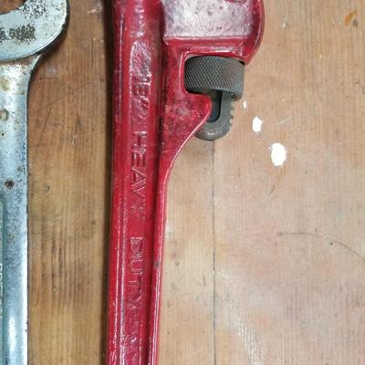 Pipe Wrench & Wrench