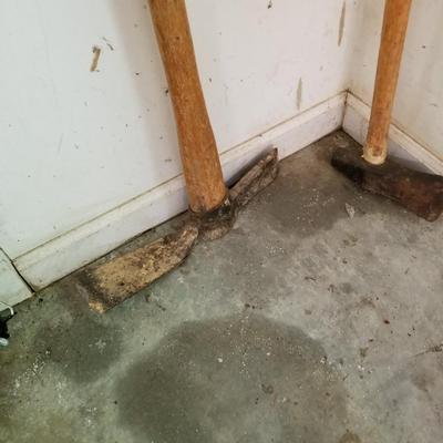 Axe & Sledge Hammer