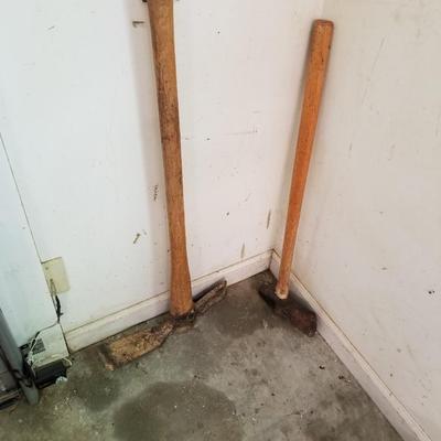 Axe & Sledge Hammer