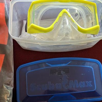 Snorkel Pro Cruiser Snorkeling Vest, Black/Orange Med, Mask and Snorkel