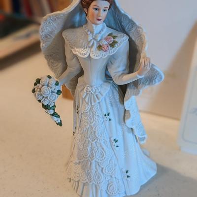 NIB Lenox The Centennial Bride Fine Porcelain Sculpture 8.5"