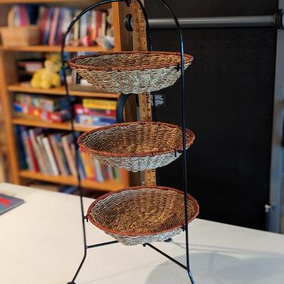 NIB 3 Tiered Round Wicker Basket Display