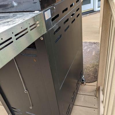 Char Broil Commercial Gas Grill and Accessories