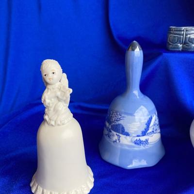 VINTAGE REDWING AND USA ðŸ‡ºðŸ‡¸ POTTERY WITH PLENTY OF BELLA TO RING