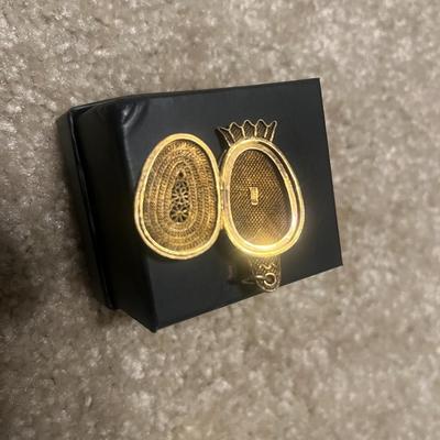 Duck locket silver and coral