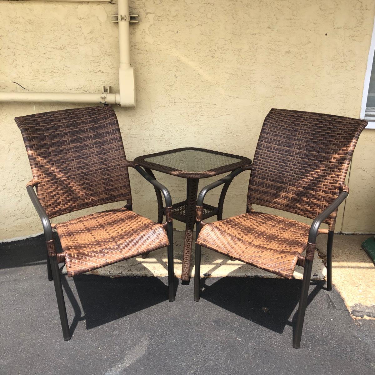 LOT 17 Wicker Chairs & Glasstop Table