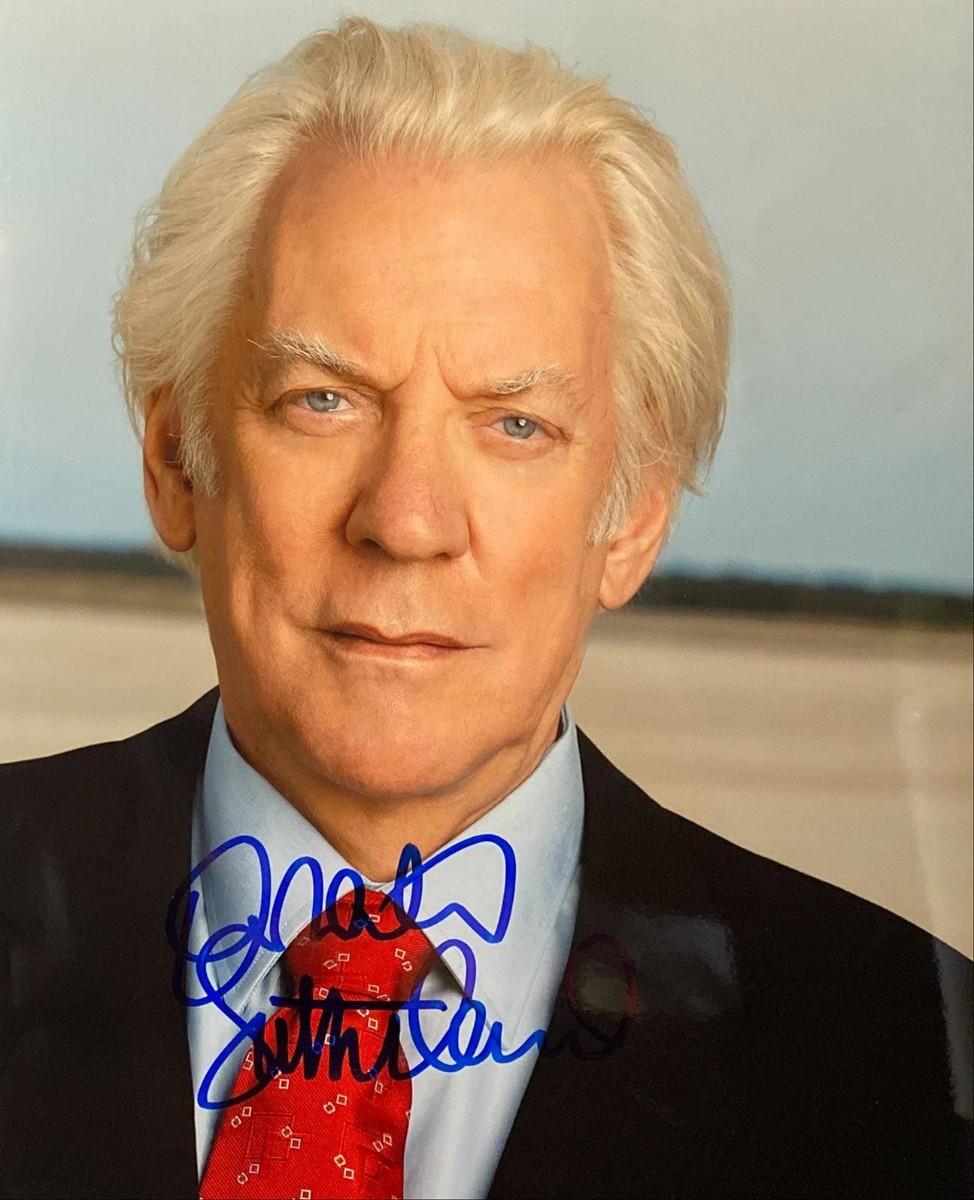 commander-in-chief-donald-sutherland-signed-photo-estatesales