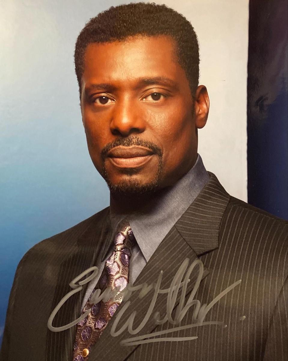 Eamonn Walker Signed Photo | EstateSales.org